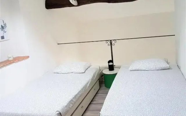 Caslano: 2.5 Zi-Dachwohnung im rustikalen-modernen Stil