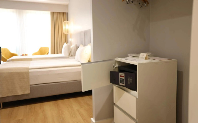 ADM Grand Hotel