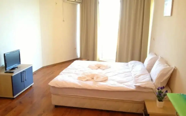 Aheloy Palace Apartments