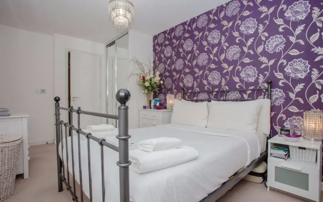 Beautiful Spacious Apartment with Private Balcony