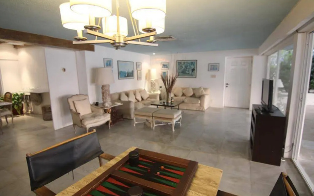Casas y Villas Real Estate - Casa Aldila