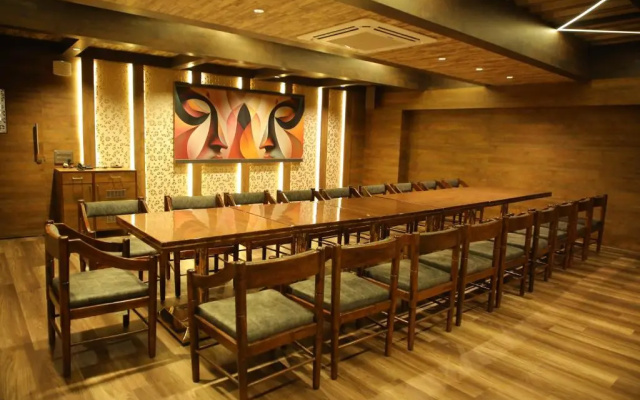 Rajathadri Royal Inn