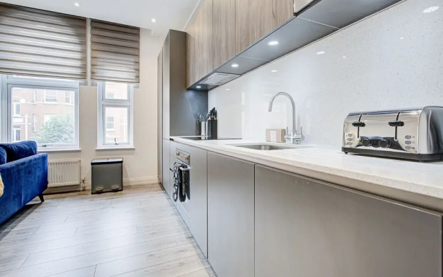 Premium 1 Bed Serviced Apartment in Greater London