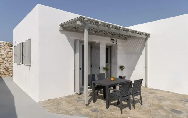 Parikia s Sunlight 2bedroom House