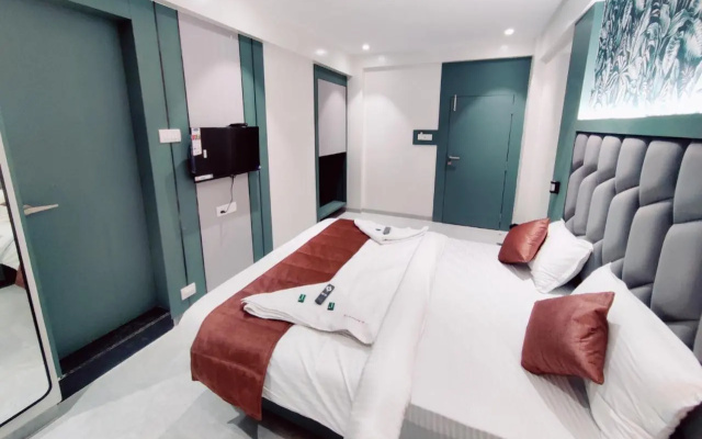 Hotel Everest Residency