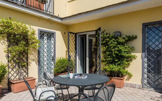 Crosti Apartments