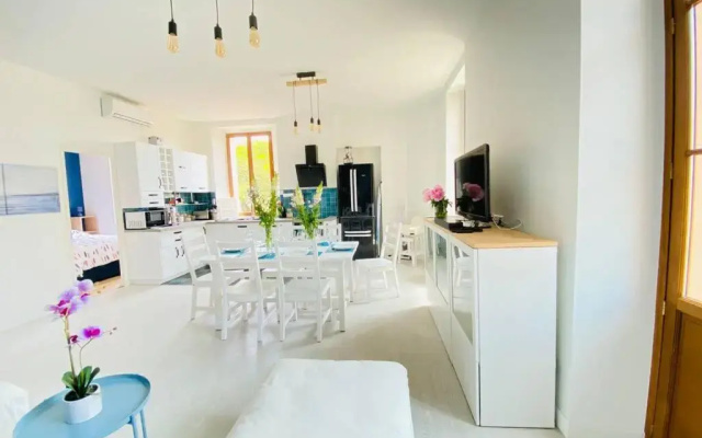 Grand appartement proche plages & centre ville