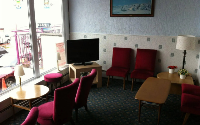 Howard Hotel