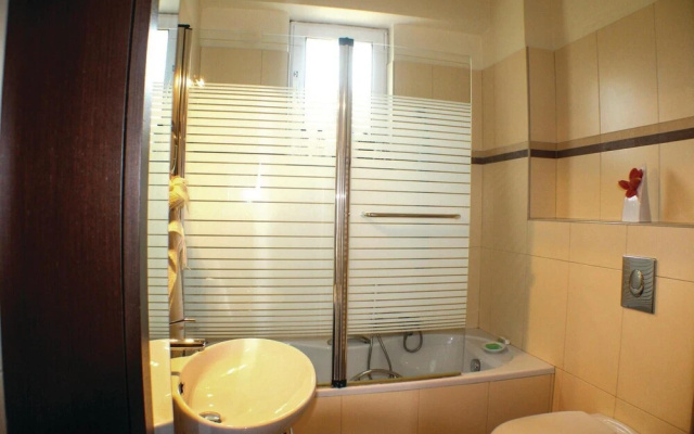 Nice Home in Mikra Mantineia With Wifi and 4 Bedrooms
