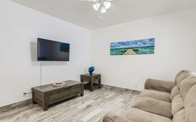 Singer Island Inn