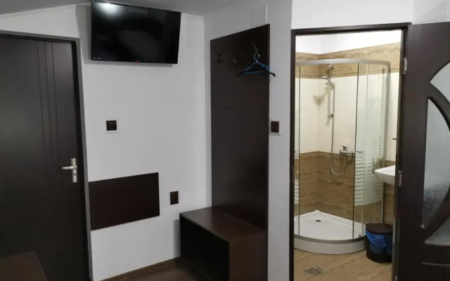Joe Hostel