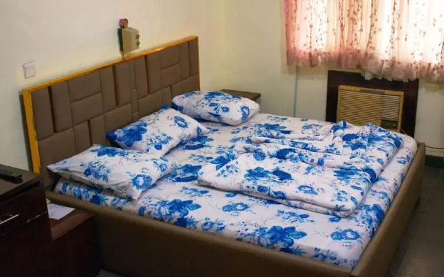 Biggie Hotel and Suites