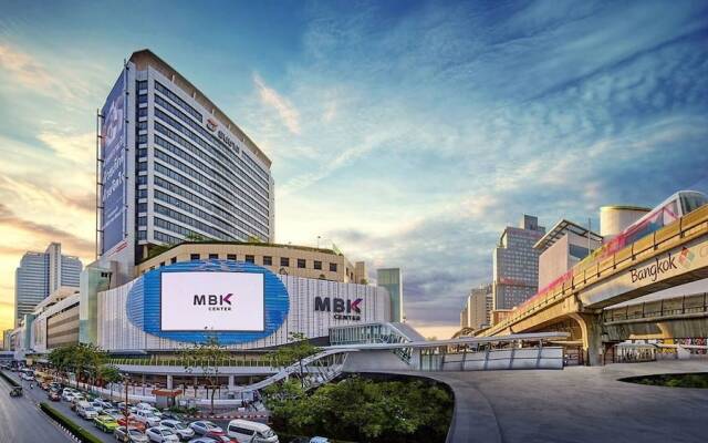 Metro Hotel вид на фасад