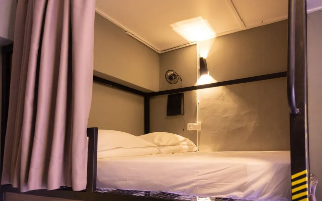 Traveller Bunker Hostel 1