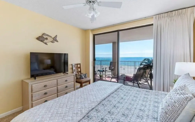 WhiteCaps 405 by RedAwning