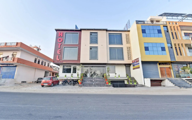 Collection O 86689 Hotel Panther