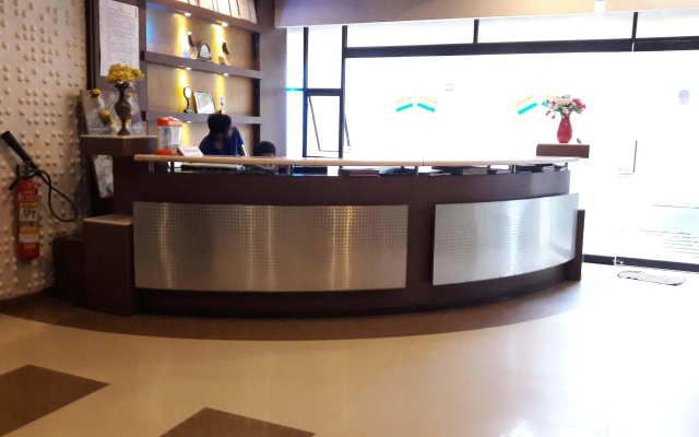 OYO 8084 Hotel Kingston