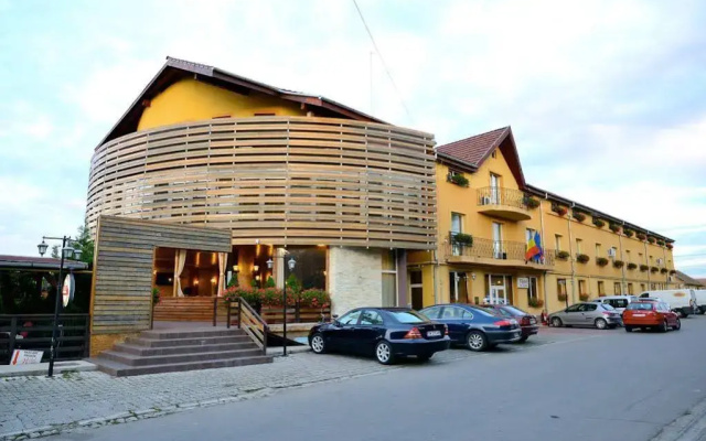 Hotel Trio