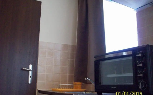 Posto studio 4 chania crete 100 m from the beach