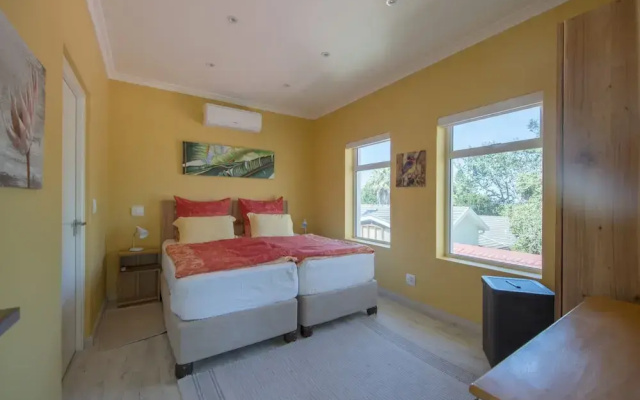 Superior 4-star-apartment Graded by Aa and Tgcsa Close to Constantia Wineroute