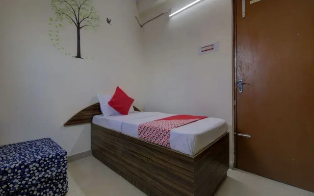 OYO 15589 Hotel Kamdhenu