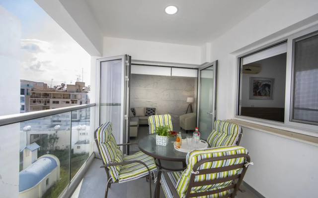 Larnaca Finikoudes Suite 405