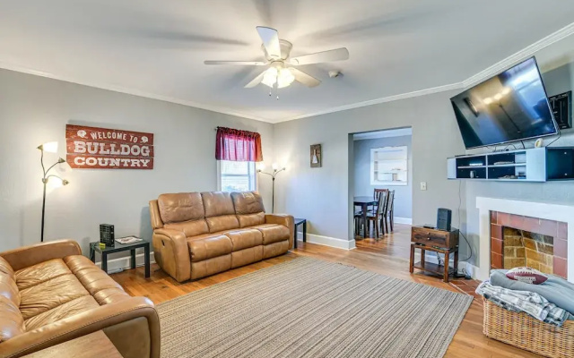 Charming Starkville Rental ~ 2 Mi to Msu!