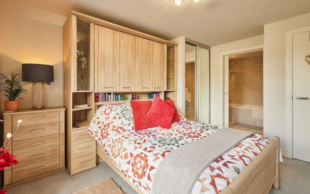 Host Stay Apartment 8