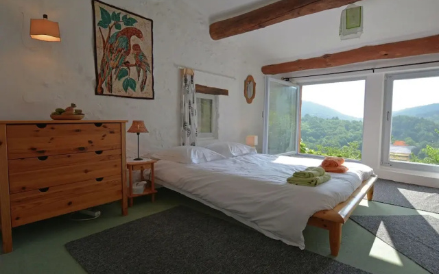 Villa in Pyrenees with Stunning Mountain Views