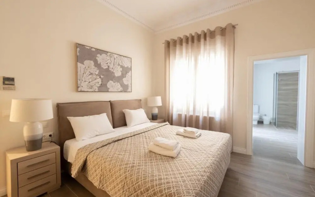 Ancient Athens Great Apt Home Office w Acropolis View