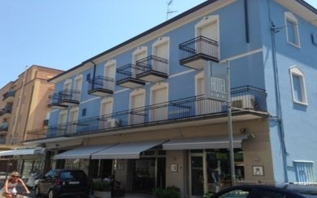 T Hotel Римини вид на фасад