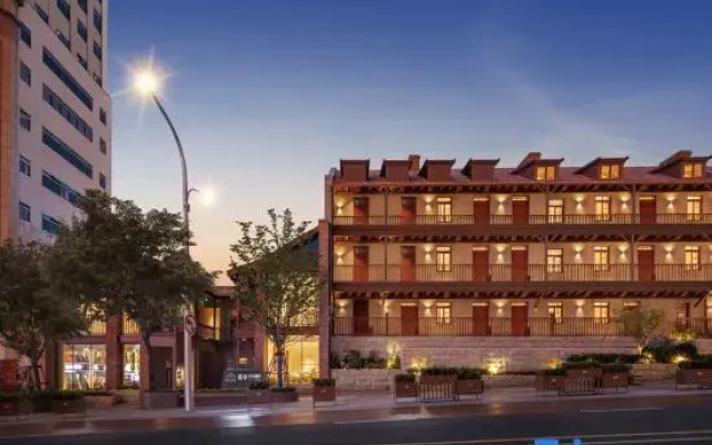 Qingting · Lyric Courtyard Hotel (Zhongshan Road Metro Station, Zhanqiao, Qingdao)