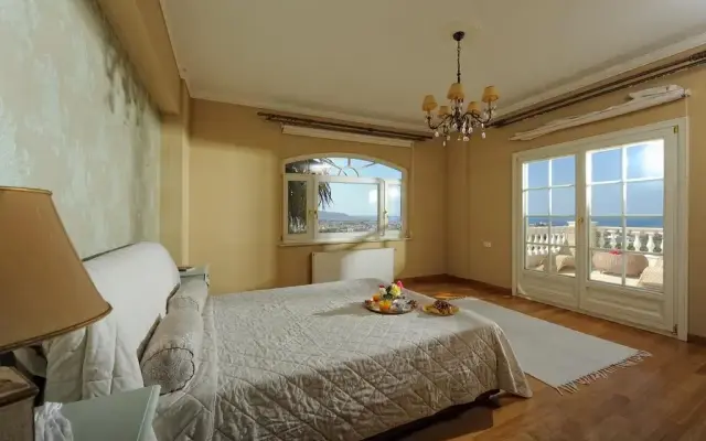 Villa Iris Luxury House