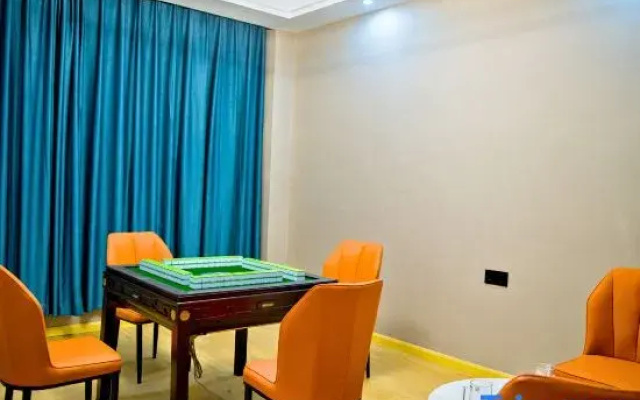 The Chuanzhu Temple Guobin Grand Hotel (Huanglongjiuzhai High-speed Railway Station Branch)