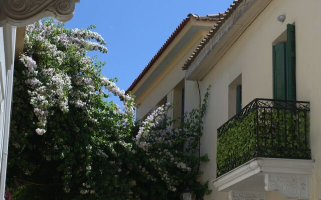 Отель Athenian House in Plaka Афины вид на фасад