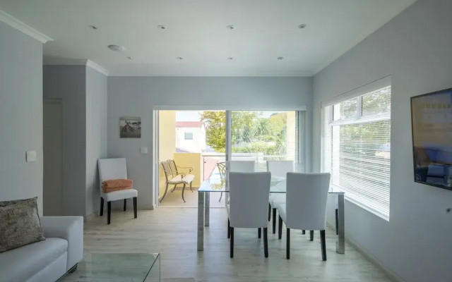 Superior 4-star-apartment Graded by Aa and Tgcsa Close to Constantia Wineroute
