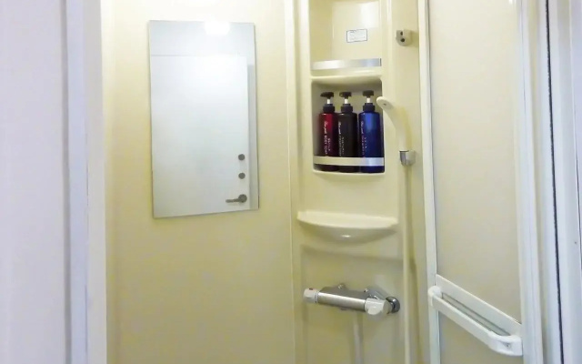 Capsule Hotel New Grand