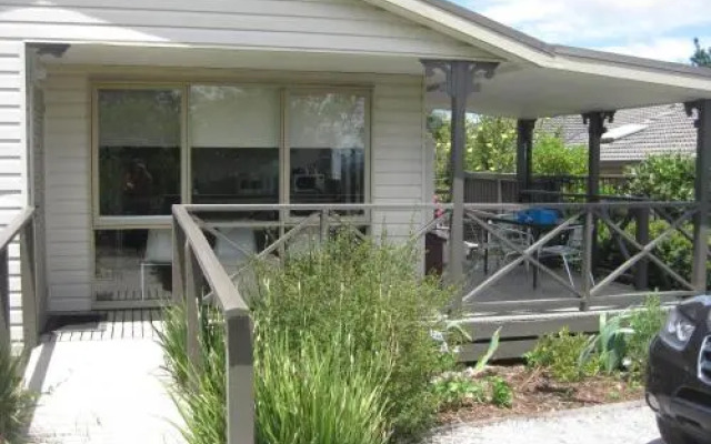 Emerald Hills Cottage