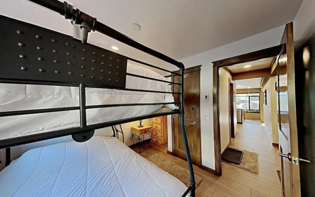 Slopeside Remodeled 2 Bedroom Condo with Amazing Views! by RedAwning