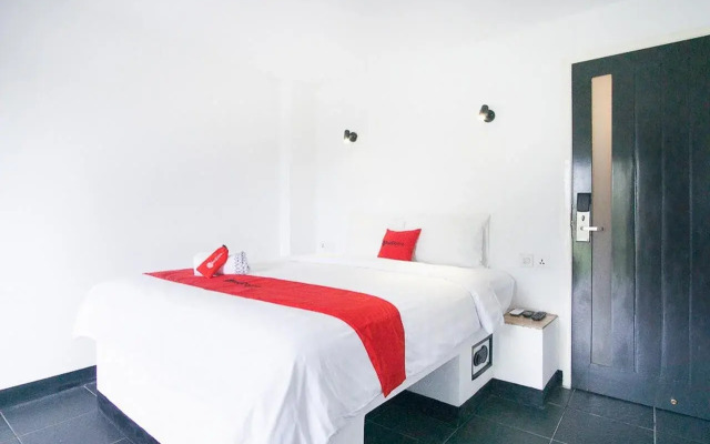 RedDoorz Premium near Senggigi Beach