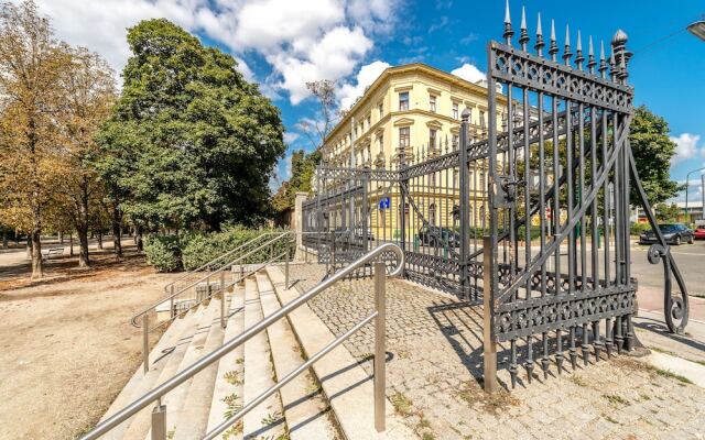 Отель Goldfisch Apartment am Augartenpark Австрия, Вена - отзывы, цены и фото номеров - забронировать отель Goldfisch Apartment am Augartenpark онлайн вид на фасад