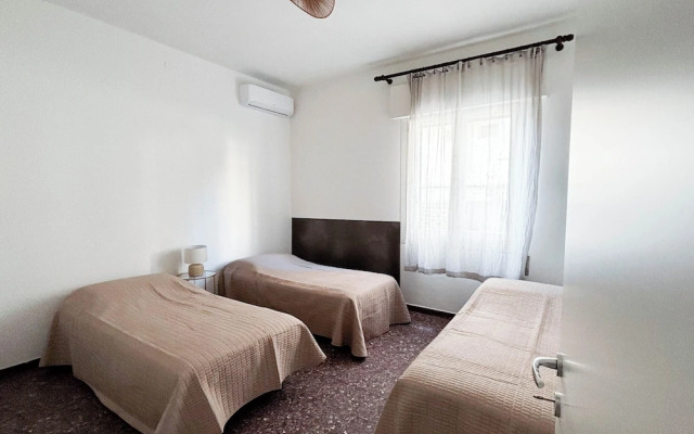 Seafront Apartment With Private Parking