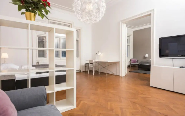 Senator Suite Stephansplatz by Welcome2Vienna
