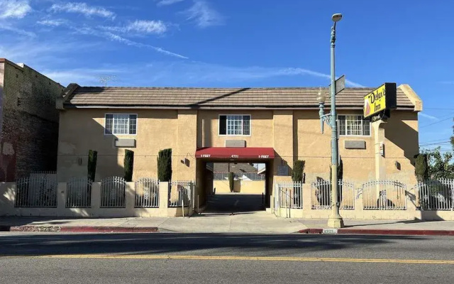 Deluxe Inn LA