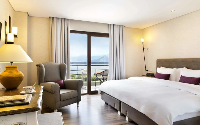Limneon Resort & Spa
