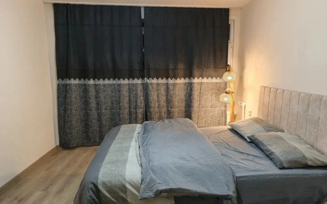 Do Not Disturb Apart Suites