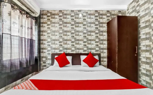 OYO 82075 Chintamani Inn Service Apartment