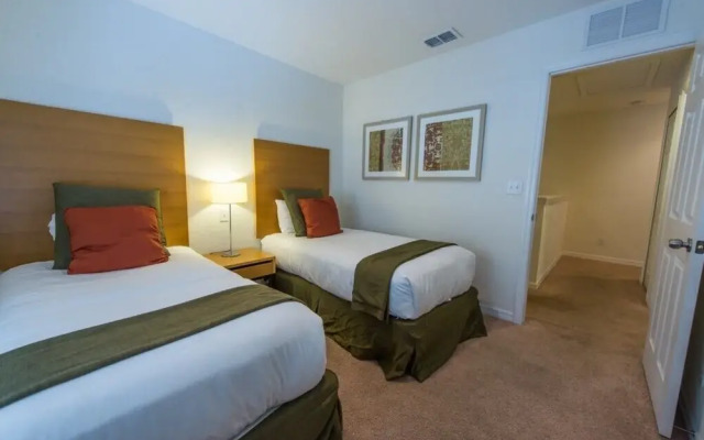 Regal Oaks Hideaway