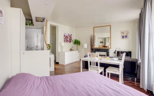 Отель Exclusive Place Cœur St Germain Inn A48 комната для гостей