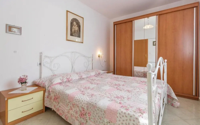 Beautiful Apartment in Vodnjan With 2 Bedrooms